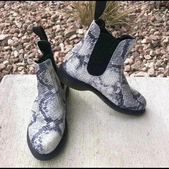 Dr Martens Women Flora Chelsea Ankle Boots Size 5 Light Gray Snake Print - Picture 7 of 12